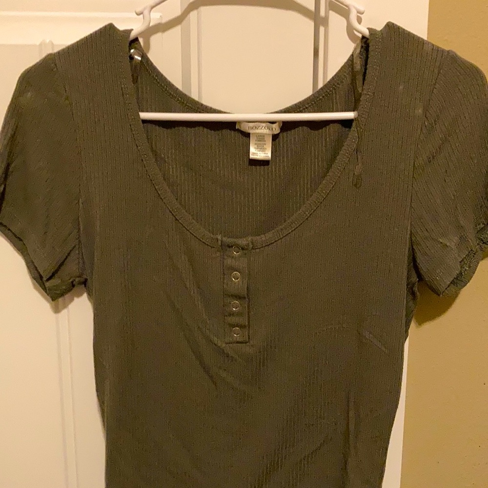 Crop top with buttons dark green
